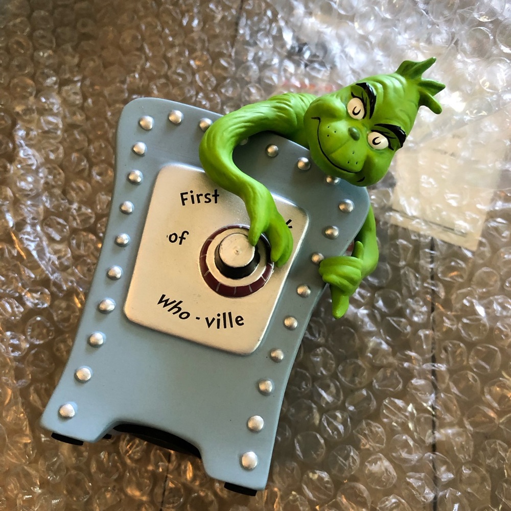 Grinch Who-ville Figurine/piggy bank